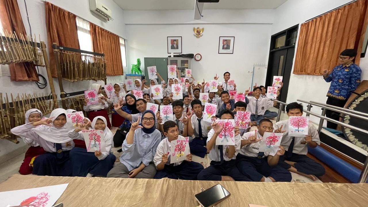 KAREDOK (Kreasi Aksi Rekreasi Dongeng Keliling)